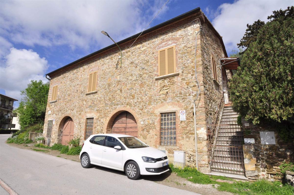 3 bedrooms House in Suvereto, Italy No. 800