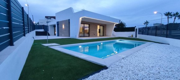 3 dormitorios villa en venta en Ciudad Quesada, Alicante, Comunidad Valenciana, Spain № 364892 2