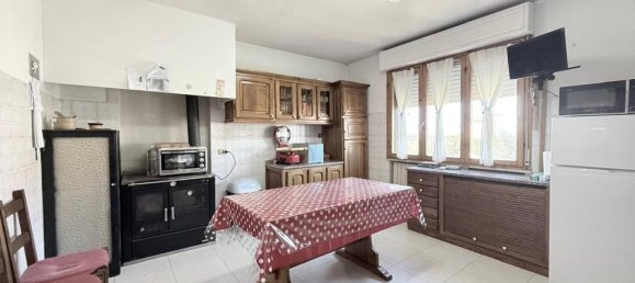 5 rooms Apartment in Scandicci, Italy No. 40804 8