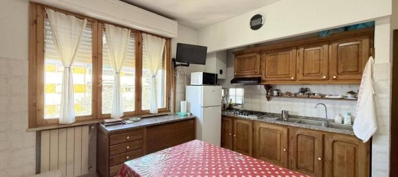 5 rooms Apartment in Scandicci, Italy No. 40804 11