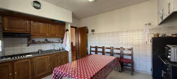 5 rooms Apartment in Scandicci, Italy No. 40804 9