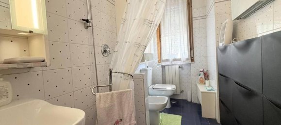 5 rooms Apartment in Scandicci, Italy No. 40804 26