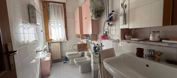 5 rooms Apartment in Scandicci, Italy No. 40804 25