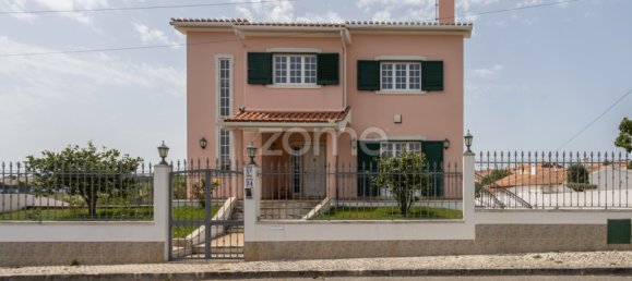 6 غرف نوم منزل في Rio de Mouro, Portugal رقم 301714 2