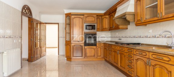 6 غرف نوم منزل في Rio de Mouro, Portugal رقم 301714 43