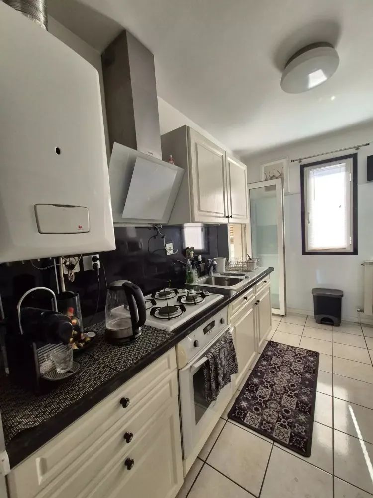 2 bedrooms Apartment in Marseille, France No. 287150