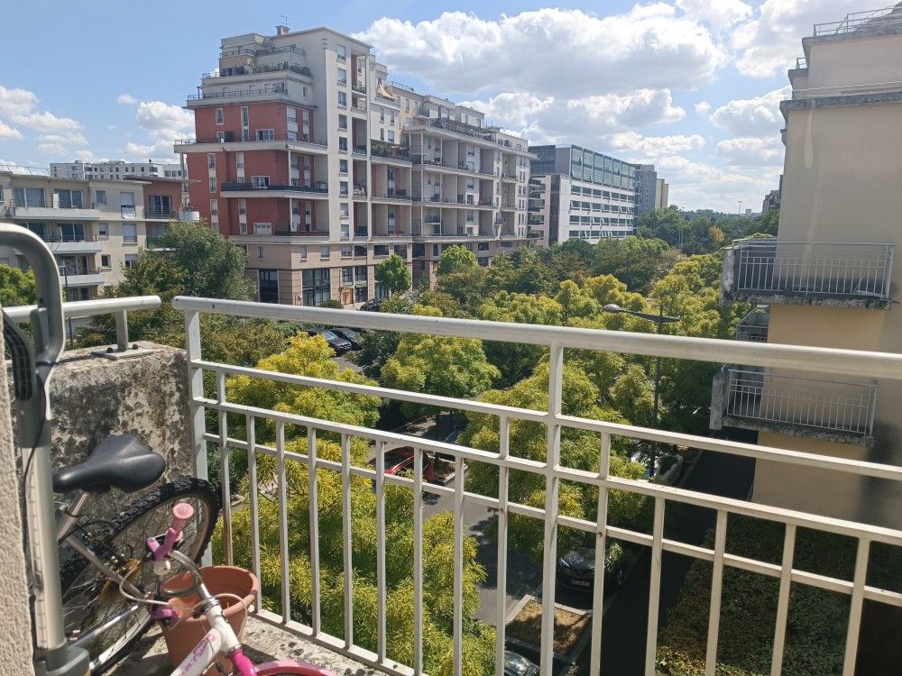 3 bedrooms Apartment in Bobigny, France No. 299654