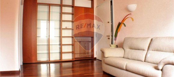 3 rooms Apartment in Varese, Italy No. 217788 3