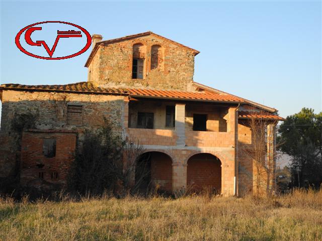 7 rooms Villa in Terranuova Bracciolini, Italy No. 231004