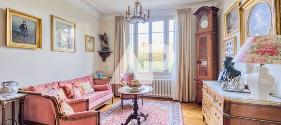 6 bedrooms House in Sevres, France No. 169257 4