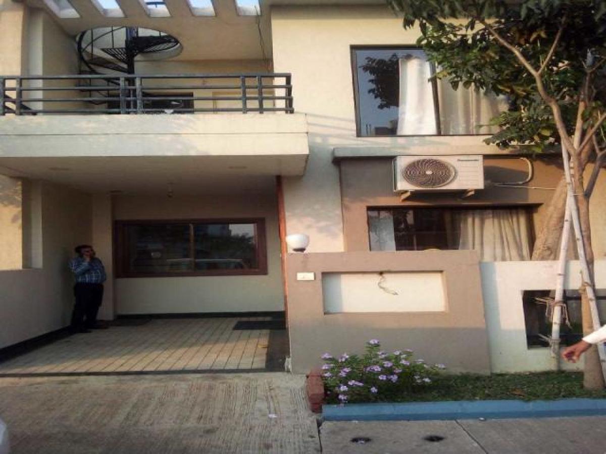 3 bedrooms House in Raipur, India No. 8215