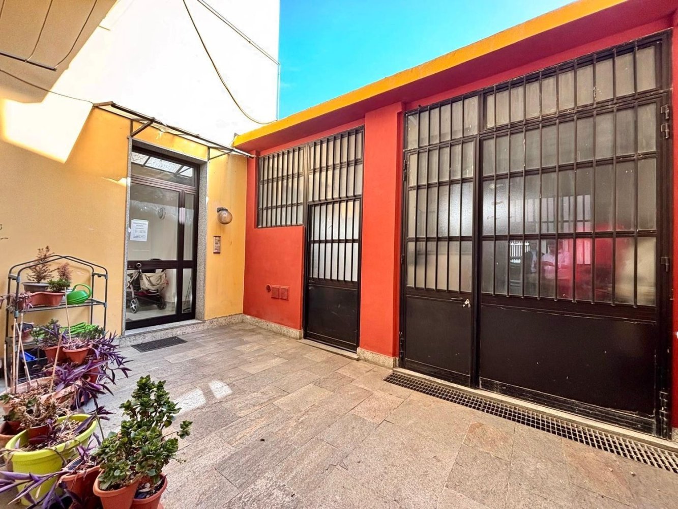 105m² Warehouse in Turin, Italy No. 132532