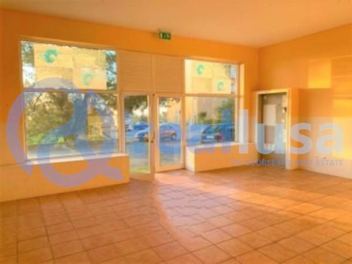 Laden in Vila Nova de Gaia, Portugal 150m², Nr. 8205