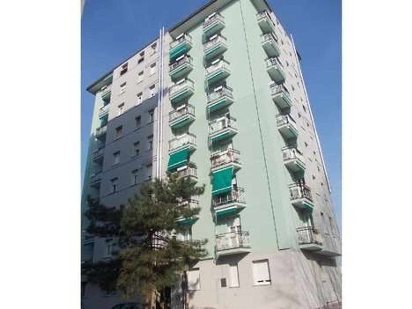 2 rooms Apartment in Limbiate, Italy No. 8214