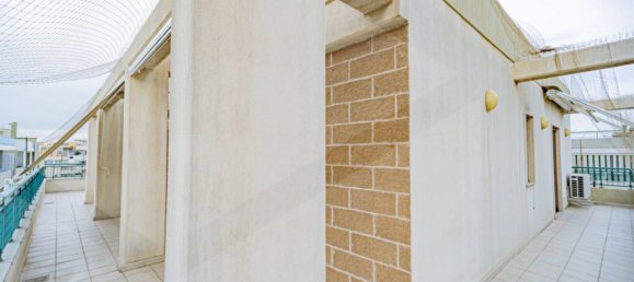 3 rooms Penthouse in Bari, Italy No. 17093 4