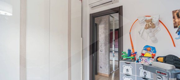 3 rooms Penthouse in Bari, Italy No. 17093 19