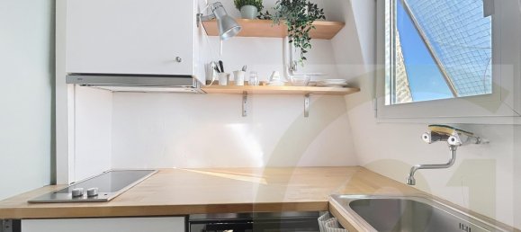 Studio in Paris, France No. 116199 3