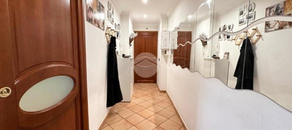 3-Zimmer Wohnung in Naples, Italy, Nr. 14585 2