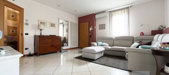 3 Schlafzimmer Haus in San Giorgio in Bosco, Italy, Nr. 270919 4