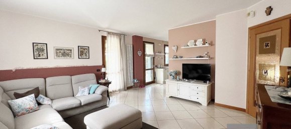 3 Schlafzimmer Haus in San Giorgio in Bosco, Italy, Nr. 270919 3