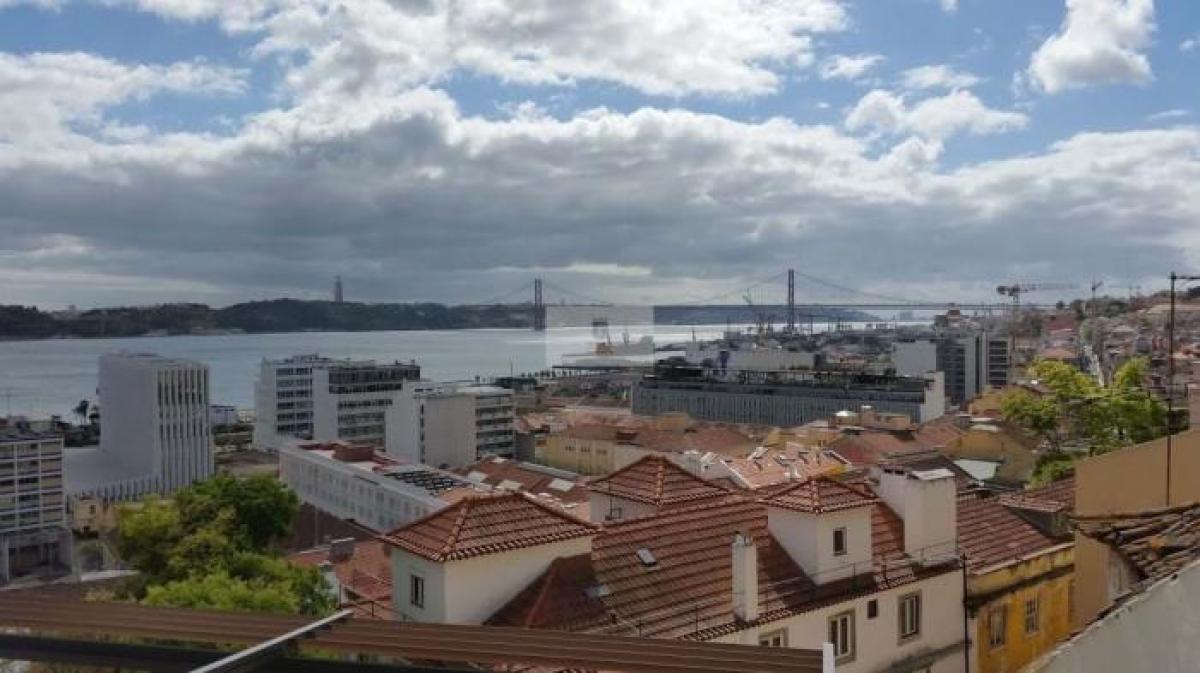 Studio in Lisbon, Portugal No. 3323