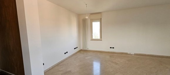Apartamento de 3 habitaciónes en Crema, Italy No. 333750 5