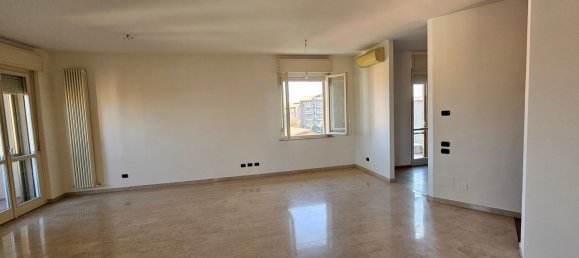 Apartamento de 3 habitaciónes en Crema, Italy No. 333750 7