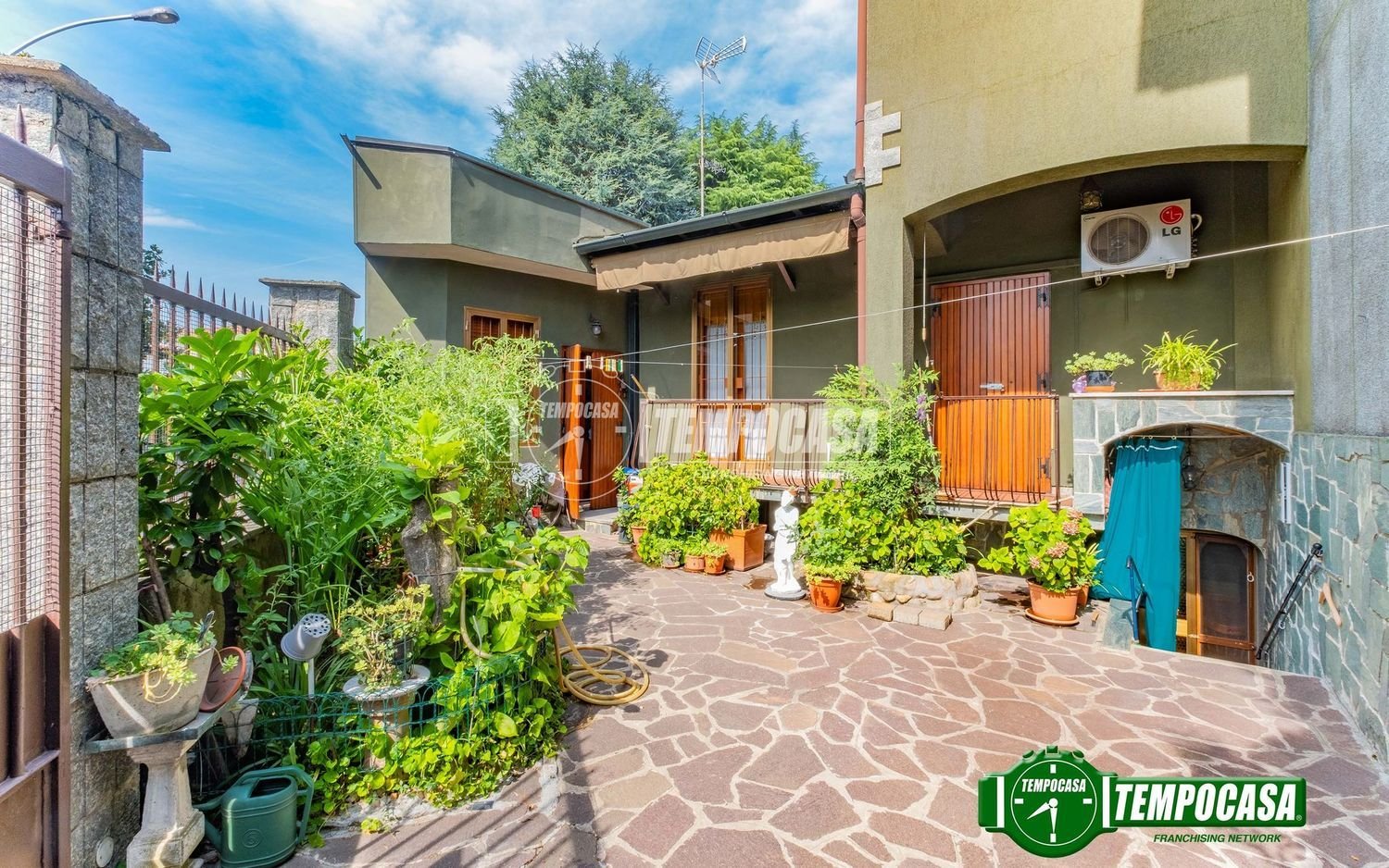 3 rooms House in Bareggio, Italy No. 287653