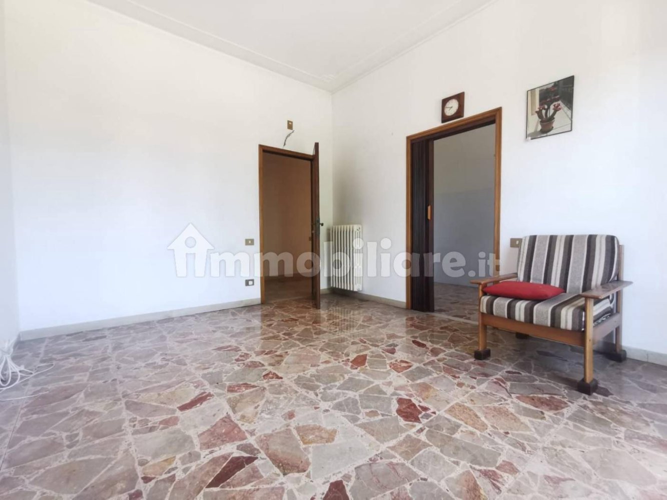 4 غرف نوم شقة في Arezzo, Italy رقم 308292