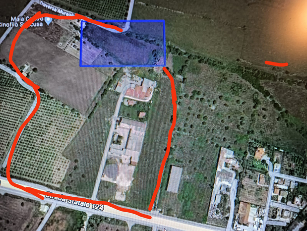 Terreno en Floridia, Italy 11000 m² No. 252164