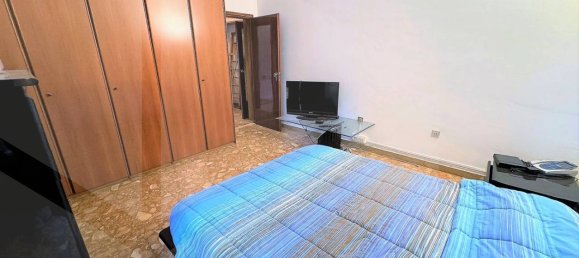 4 rooms Apartment in Bologna, Italy No. 17805 9