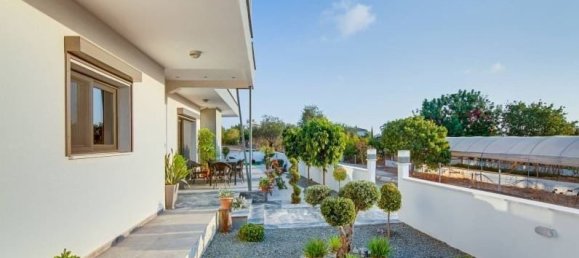 4 chambres propriété commerciale à vendre à Konia, Paphos, Cyprus № 9731 16