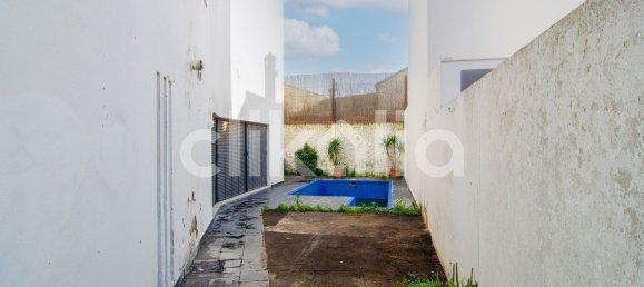4 bedrooms House in Sanlucar de Barrameda, Spain No. 155703 5