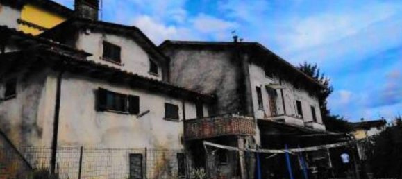 4 bedrooms Apartment in Umbertide, Italy No. 378100 7