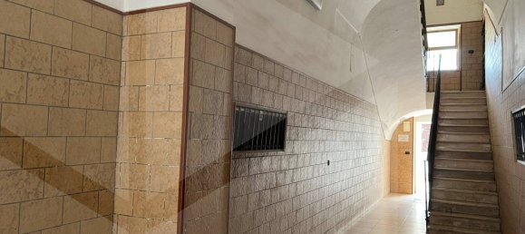 3-Zimmer Gewerbliche Immobilie in Bari, Italy, Nr. 33898 10