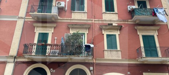 3-Zimmer Gewerbliche Immobilie in Bari, Italy, Nr. 33898 2