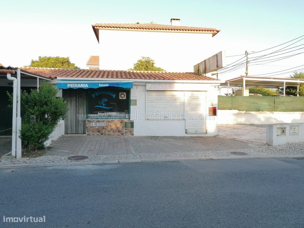 18m² Commercial property in Sesimbra, Portugal No. 222100
