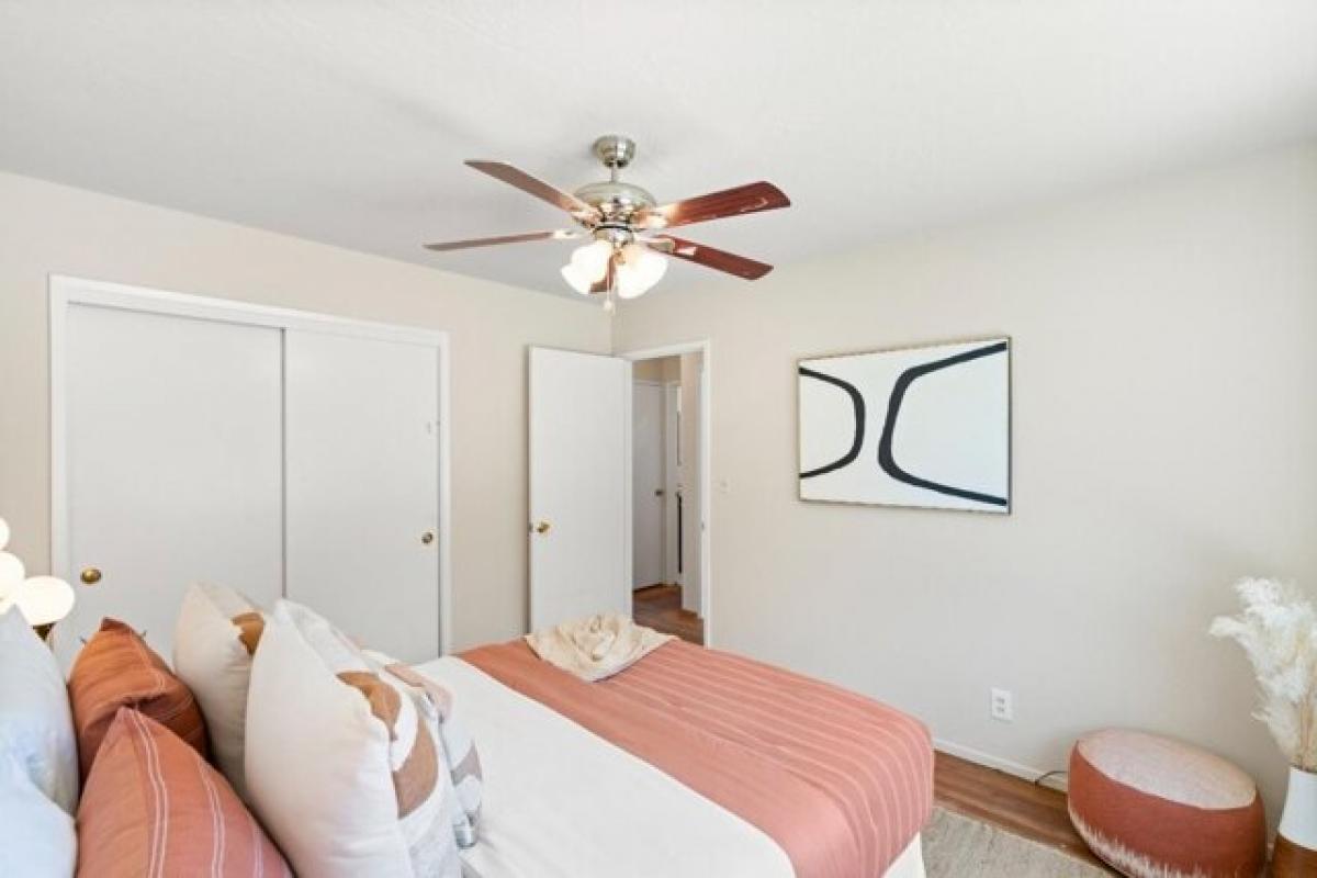 Дом с 5 спальнями в Редвуд Сити, США № 390924