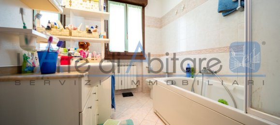 Квартира с 4 комнатами в Арджелато, Италия № 261617 32