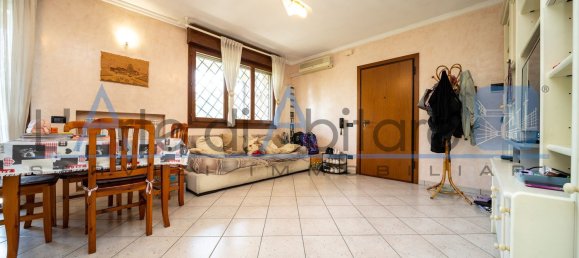 Квартира с 4 комнатами в Арджелато, Италия № 261617 9