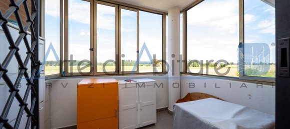 Квартира с 4 комнатами в Арджелато, Италия № 261617 40