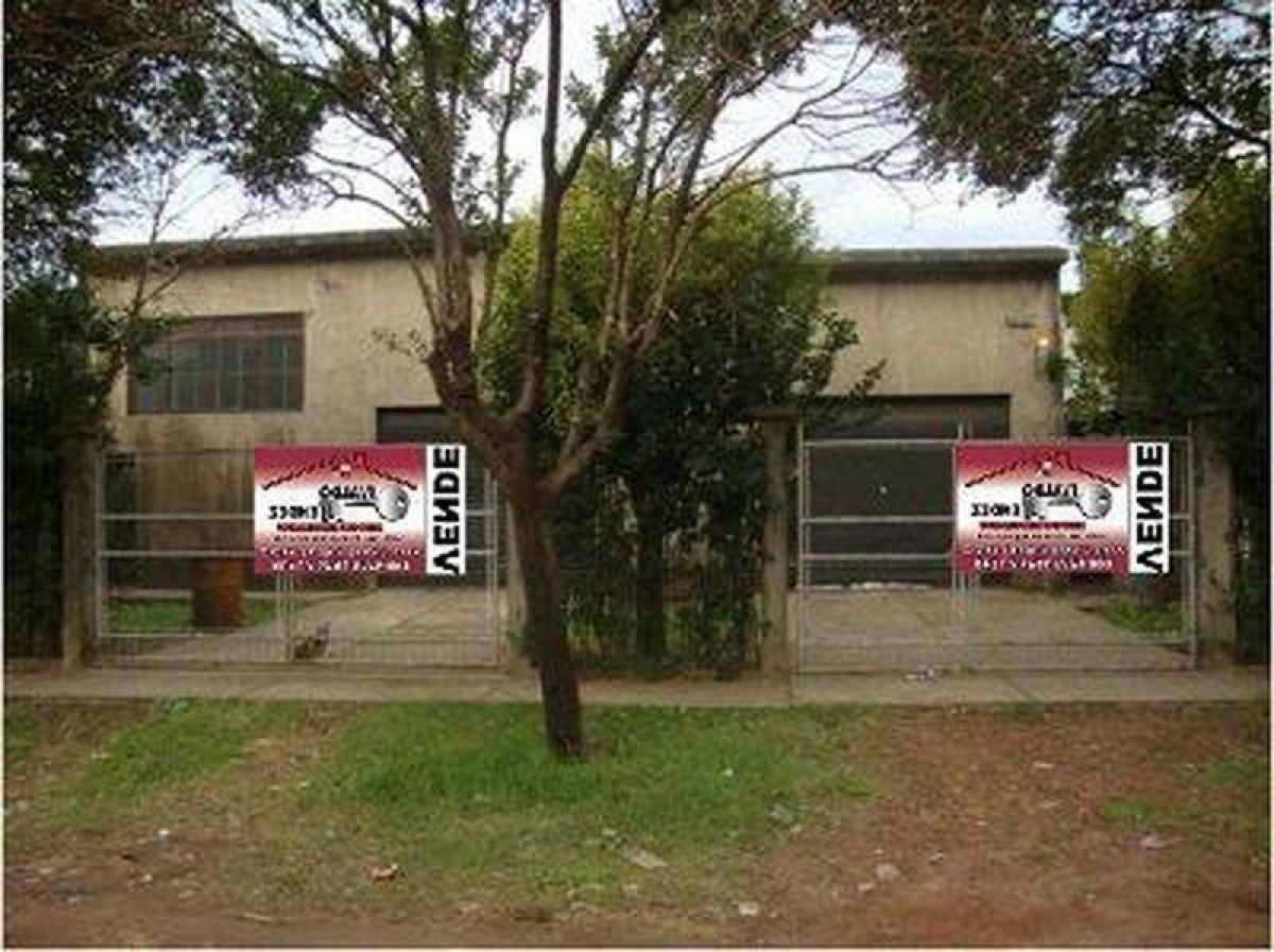 Propiedad comercial en Almirante Brown, Argentina No. 105248