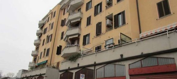Apartamento de 3 dormitorios en Cologno Monzese, Italy No. 361100 20