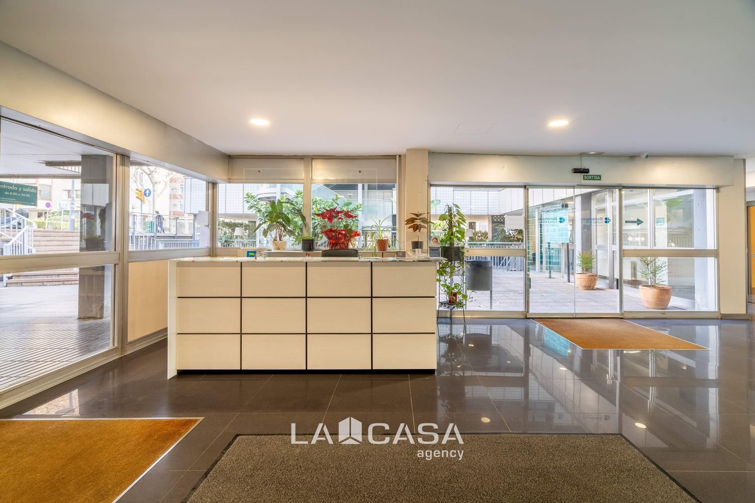 Gewerbliche Immobilie in Barcelona, Spain 62m², Nr. 65057