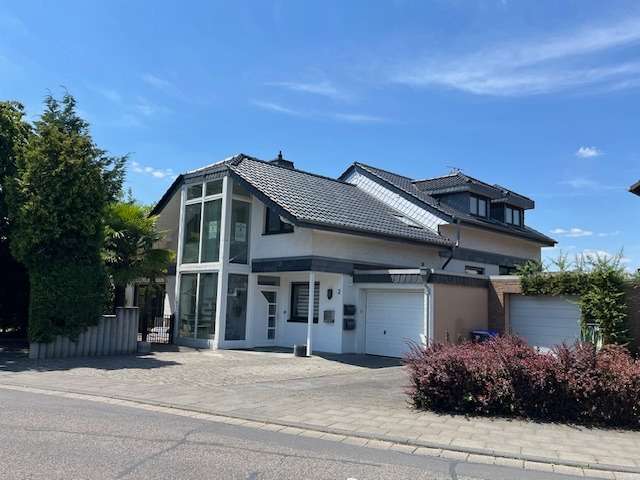 8 bedrooms Townhouse in Rhein-Erft, Germany No. 341107