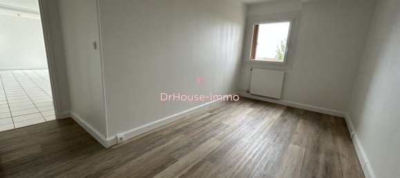 3 bedrooms Apartment in Mantes-la-Jolie, France No. 163200 9