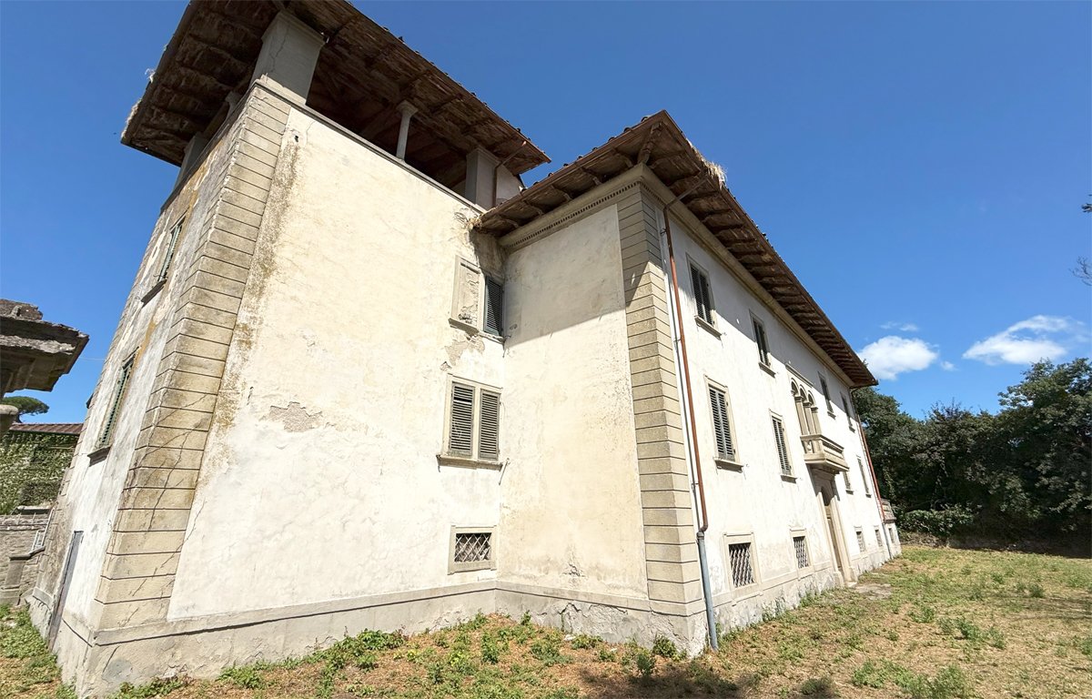 6 bedrooms Villa in Bibbiena, Italy No. 361725