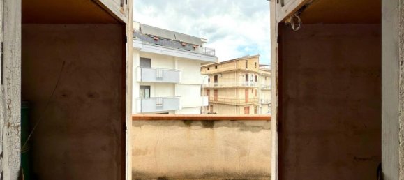 4-Zimmer Wohnung in Partinico, Italy, Nr. 38087 11