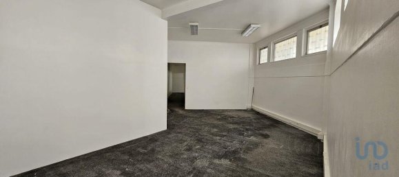 260m² Commercial property in Sintra, Portugal No. 97619 17