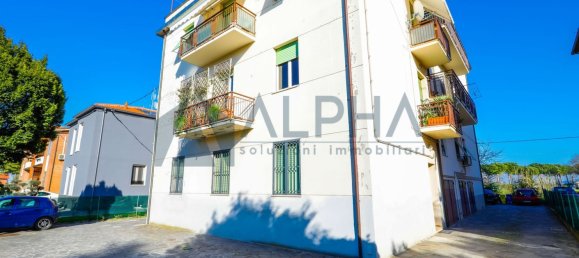 3 rooms Apartment in Forlì, Italy No. 13541 19